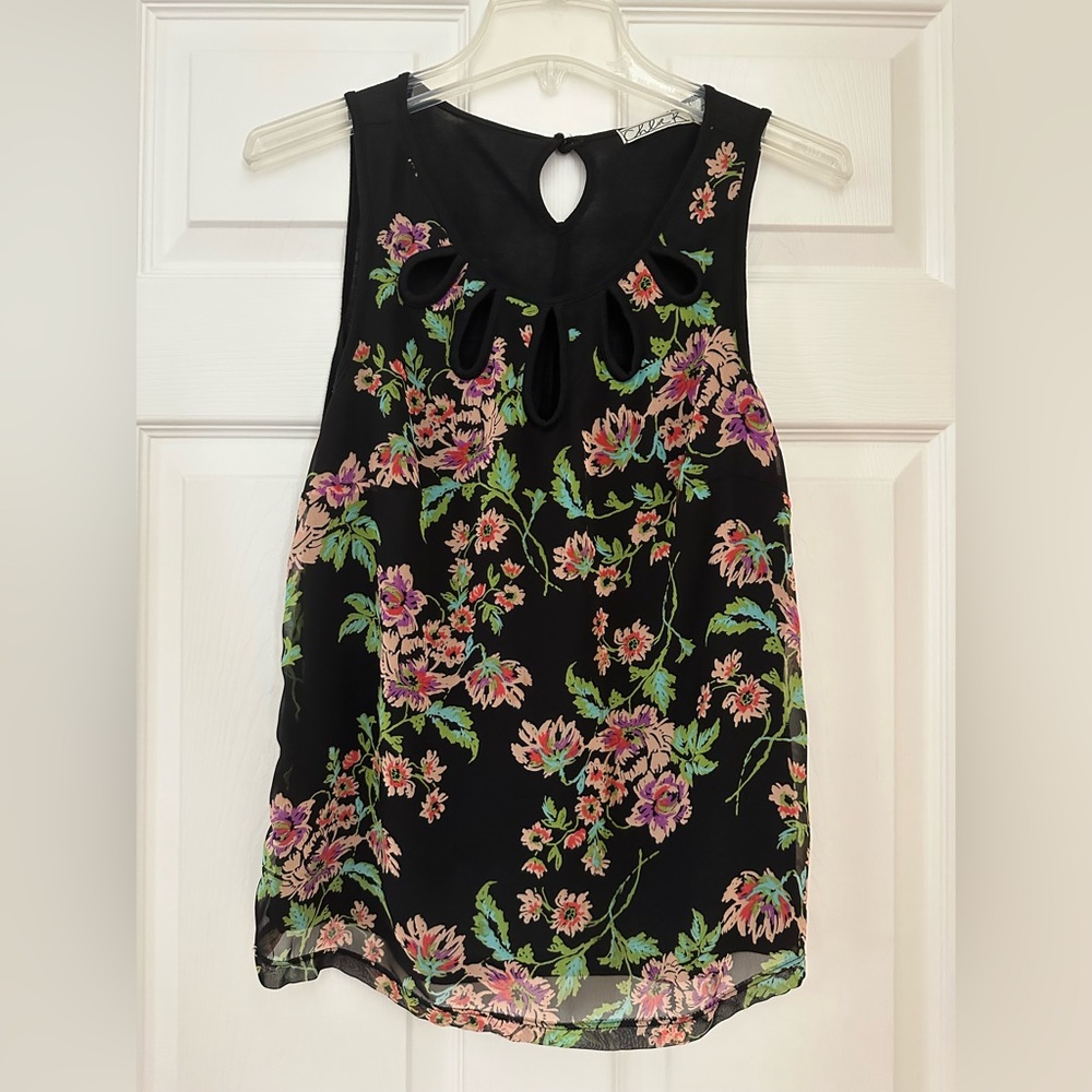 Women’s Nordstrom Floral Keyhole Top